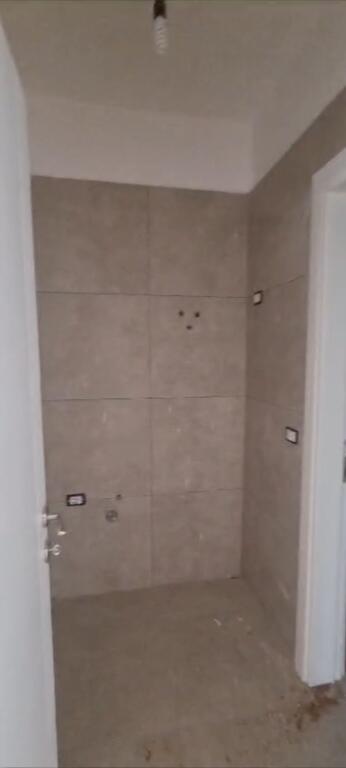 Shitet apartament 2+1+2 tualete te Bulevardi i Ri, Kompleksi "Bermon".