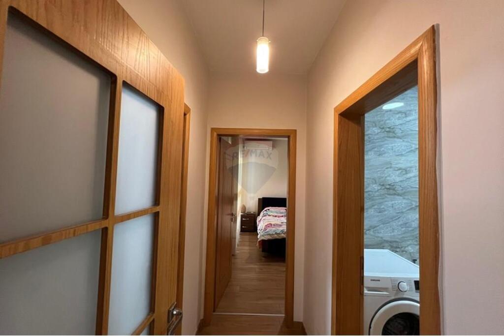 Apartament 2+1, Pallati me Shigjeta