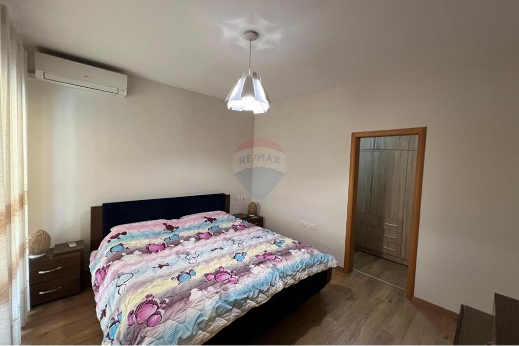 Apartament 2+1, Pallati me Shigjeta