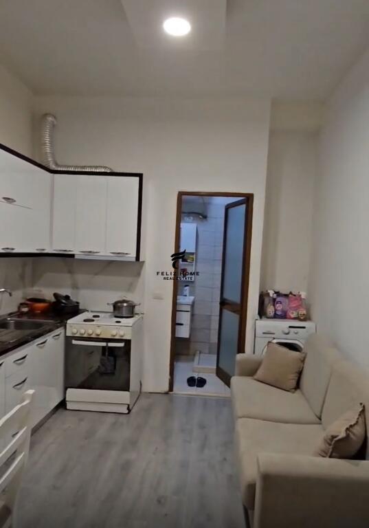 APARTAMENT ME QERA 1+1 RRUGA E BARRIKADAVE