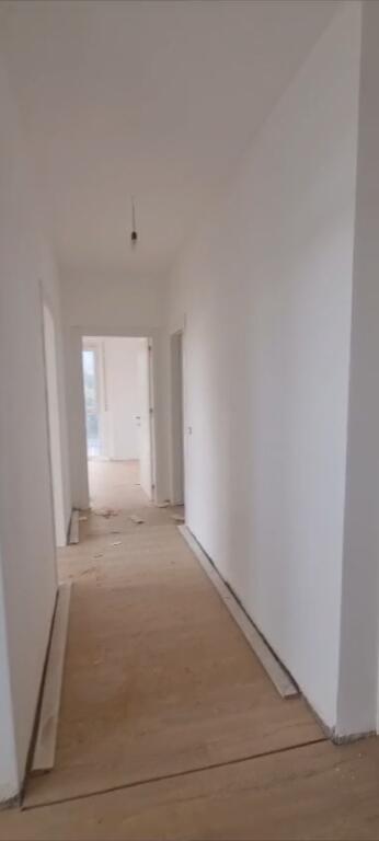 Shitet apartament 2+1+2 tualete te Bulevardi i Ri, Kompleksi "Bermon".