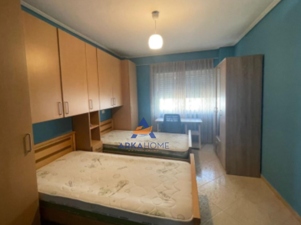 SHITET APARTAMENT 2+1+BALLKON+GARAZHD SQUARE 21 (RRUGA NDRE MJEDA).