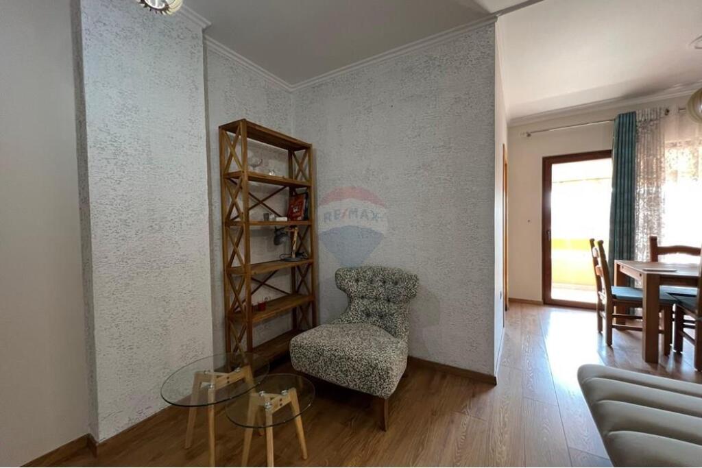 Apartament 2+1, Pallati me Shigjeta