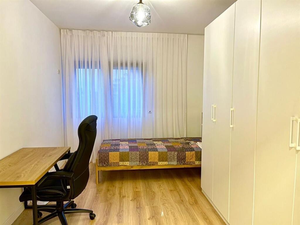 APARTAMENT ME QERA 2+1 KOPSHTI BOTANIK