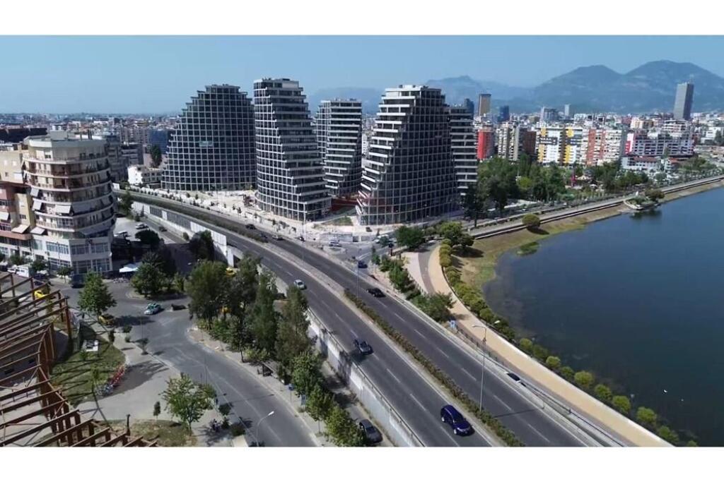 Zyre për Qira te "Lake View"!