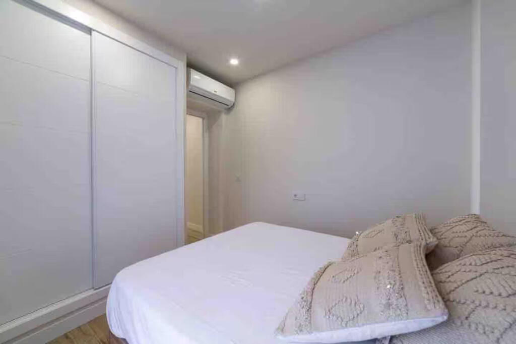 Apartament me qera 2+1+2 tek Kopshti Botanik (ID B2201376) Tirane