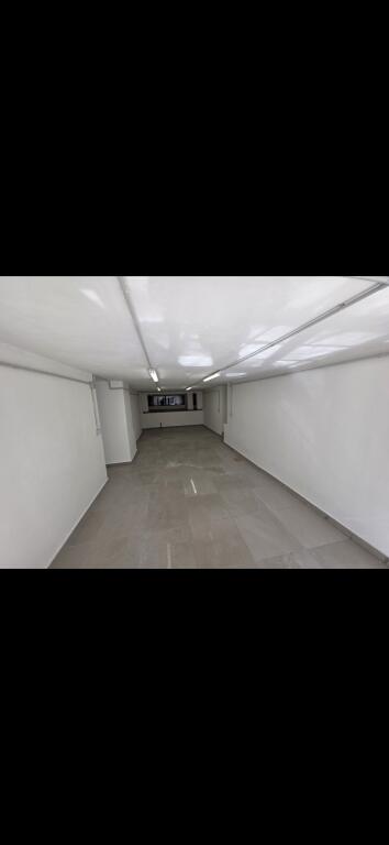 La Stazione dei Treni è offerta in affitto.