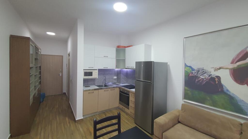 🏢Komuna e Parisit, Kompleksi Kika 2, jepet me qera apartament, 1+1, i mobiluar.
