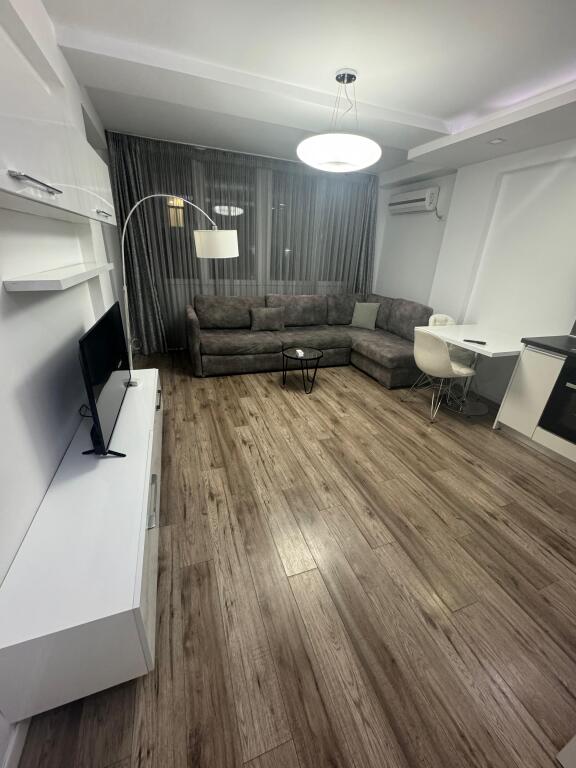 Shitet apartament 1+1 ne Bllok prane LSI