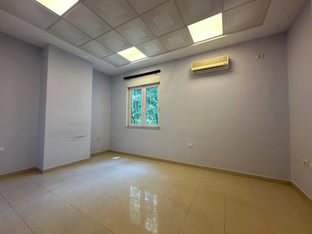 In Affitto - Spazio Ufficio | Centro, di fronte a Toptani
