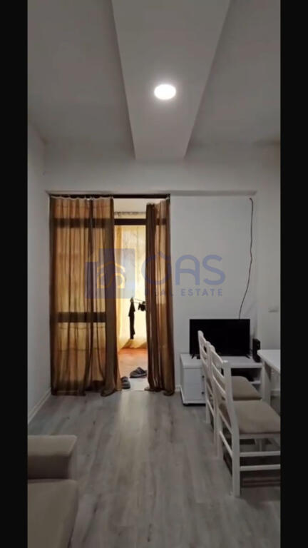 Apartament 1+1 për qira në Rrugën e Barrikadave
