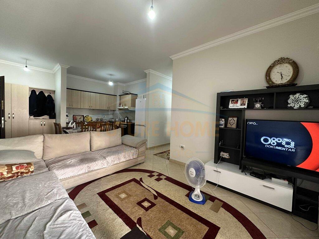 Shitet Apartament 2+1+2, Misto Mame