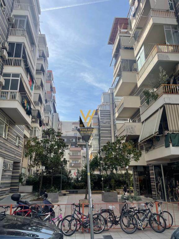 SHITET APARTAMENT 2+1 NE XHAMLLIK, TE KOLOMBO
