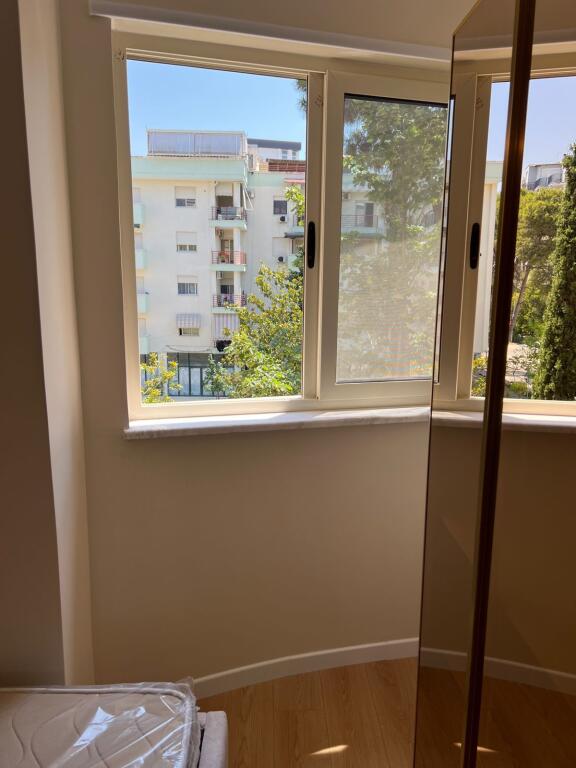 Apartament Modern Golem/ Kompleksi Freskia 2+1+2Wc 100 m larg detit