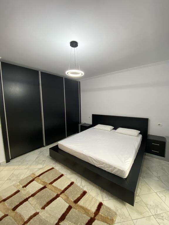 APARTAMENT 2+1+2 ME QIRA TEK LIQENI THATE
