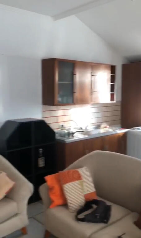 Jepet apartment 1+1 me qera prane Spitalit Nene Tereza.