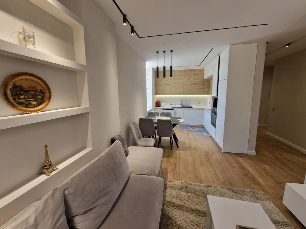 Apartament 1+1 me qira tek Ambasada Amerikane