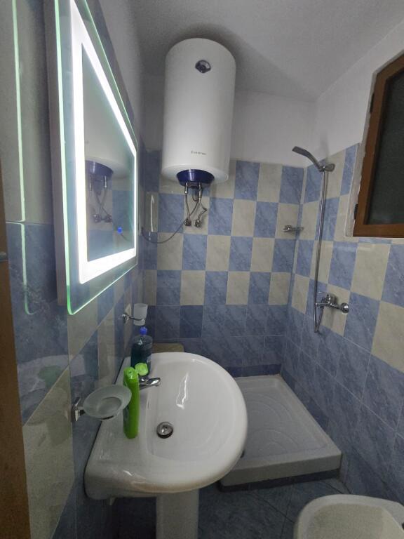 Apartamenti 2+1 për qira, Rruga 5 Maj, pranë Concord Center
