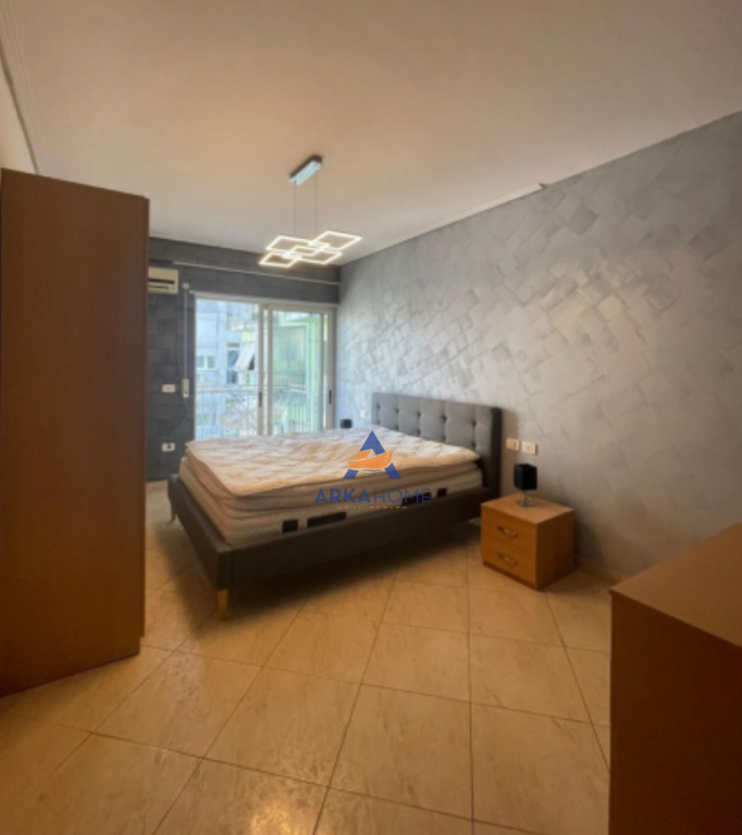 SHITET APARTAMENT 2+1+BALLKON+GARAZHD SQUARE 21 (RRUGA NDRE MJEDA).