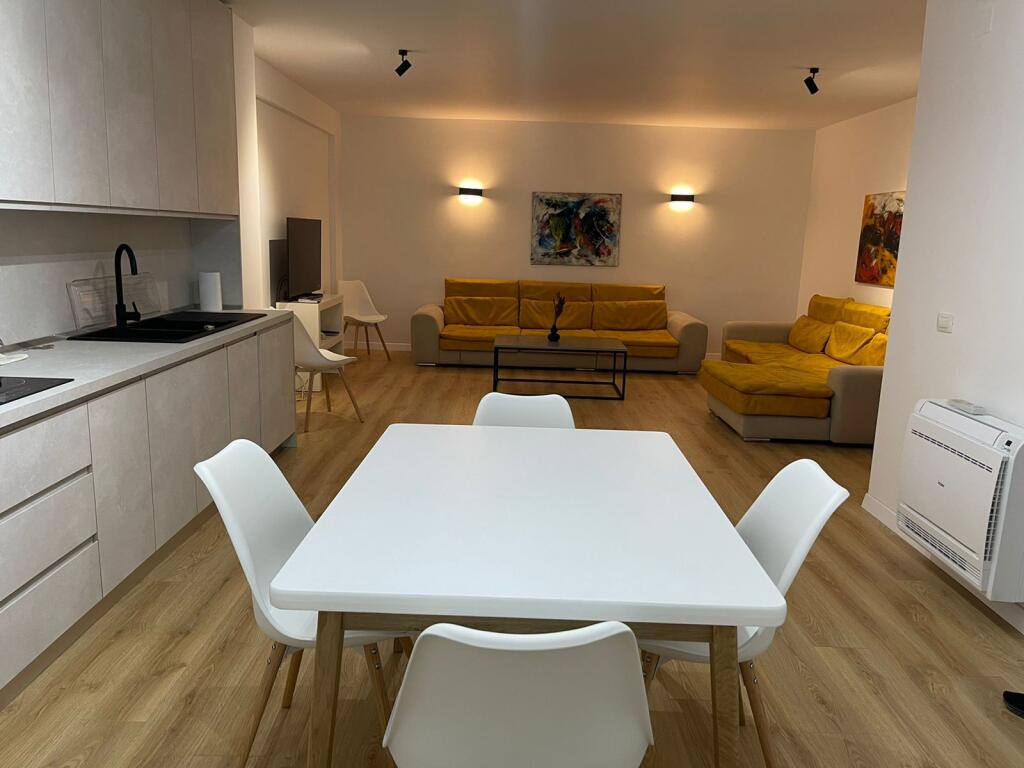 In the area of the Botanical Garden, near Bar Enzo, a 2+1+2+Storage apartment is for rent, furnished.