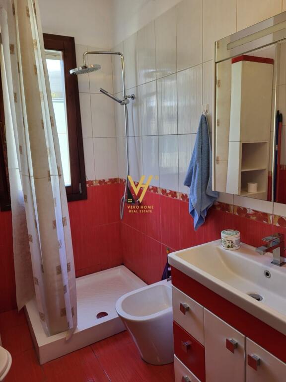 APARTAMENT 2+1+2 ME QERA TE KOPSHTI BOTANIK