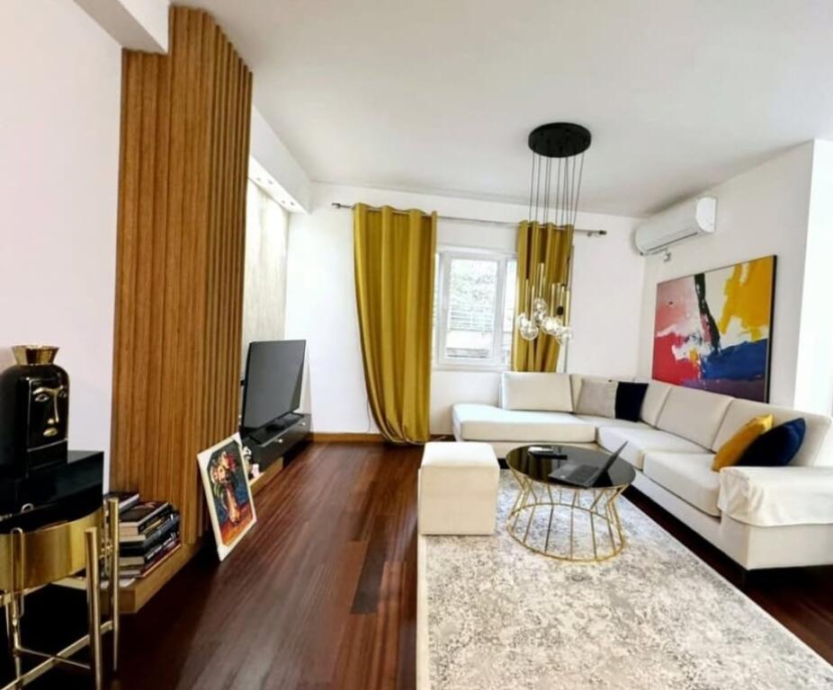 Shitet apartament 2+1 tek Kopshti Botanik!