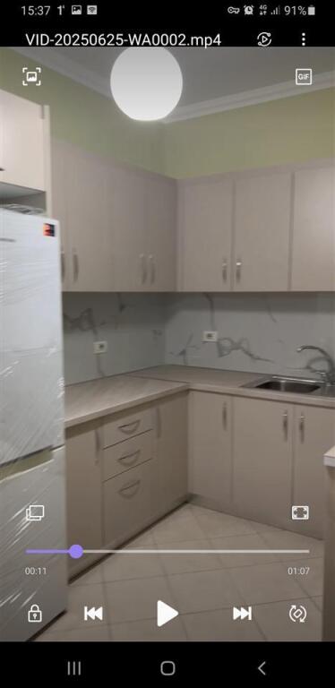 Jepet apartament 1+1 i sapo mobiluar tek Komuna e Parisit, rr Ibrahim Dervishi.