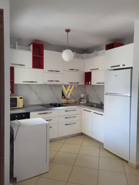 APARTAMENT 2+1+2 ME QERA TE KOPSHTI BOTANIK