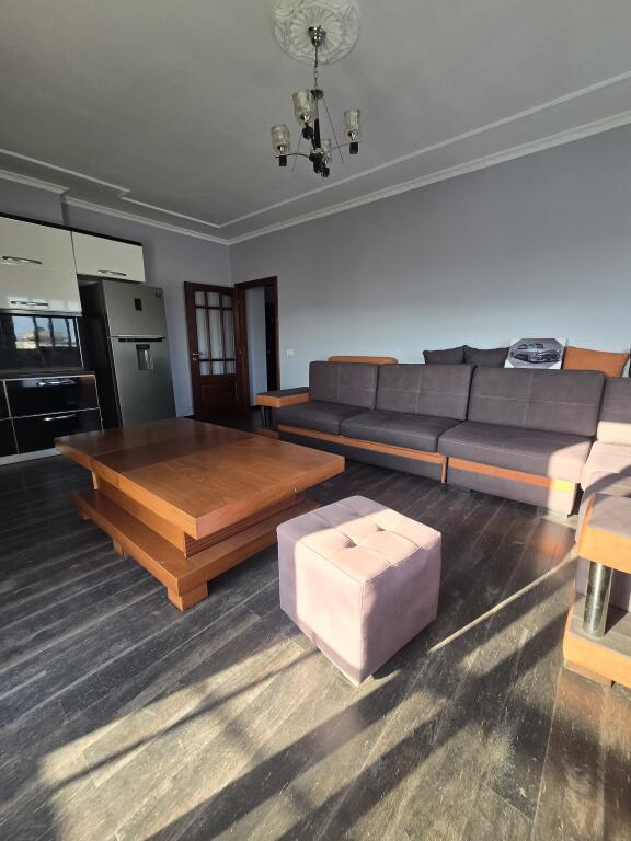 APARTAMENT 2+1 ME QERA STADIUMI DURRES