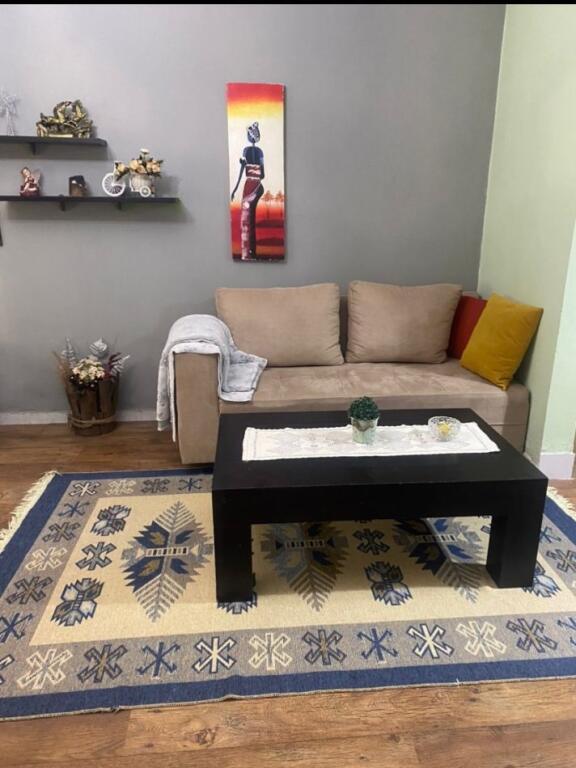 Apartament 1+1+1 për Qira me Vend Parkimi
