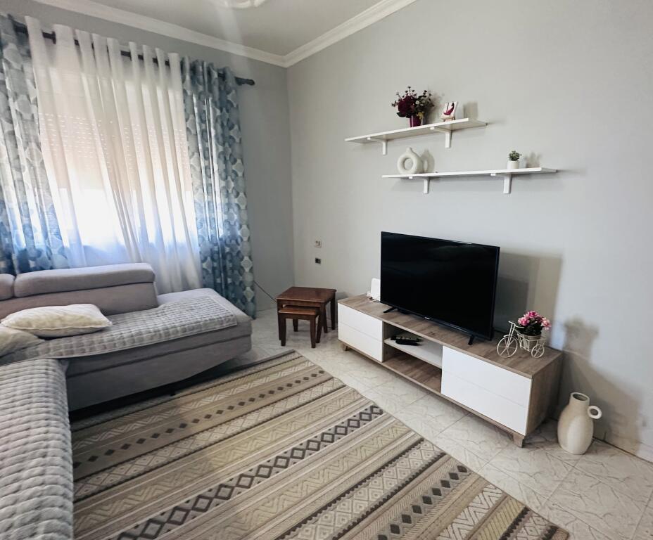 Jepet Me Qera Apartament 2+1+1 Ballkon