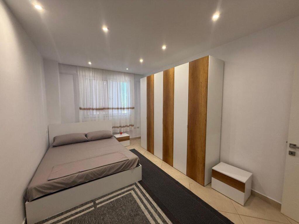 Apartament me qera 2+1 Astir prane Bohemit