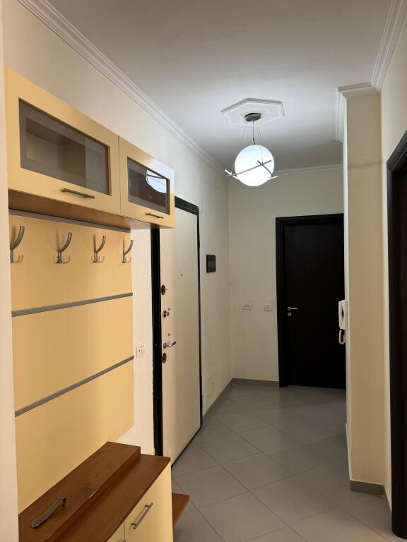 Qera, apartament 2+1, Yzberisht