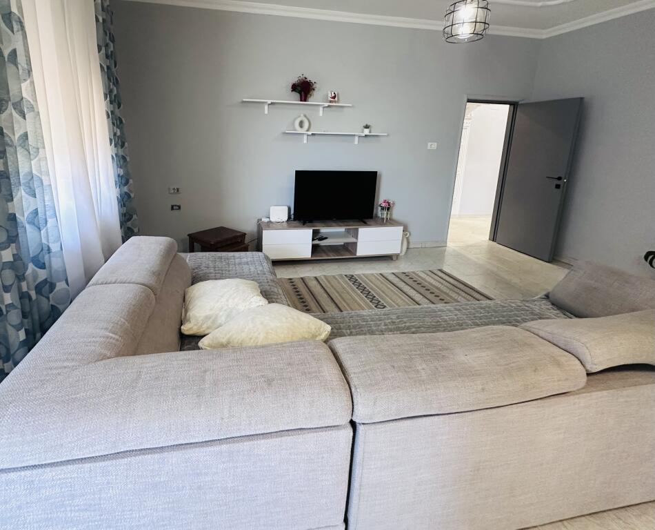 Jepet Me Qera Apartament 2+1+1 Ballkon