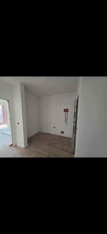 Stacioni i Trenit Shitet Apartament 1+1