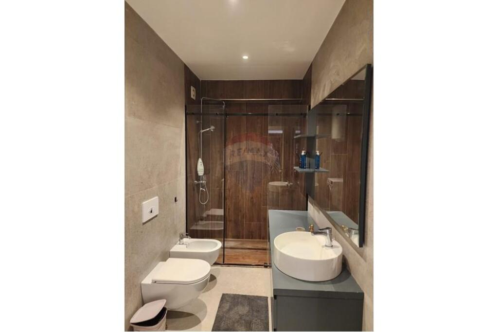 Apartament 1+1 për qira pranë Shkollës së Baletit!