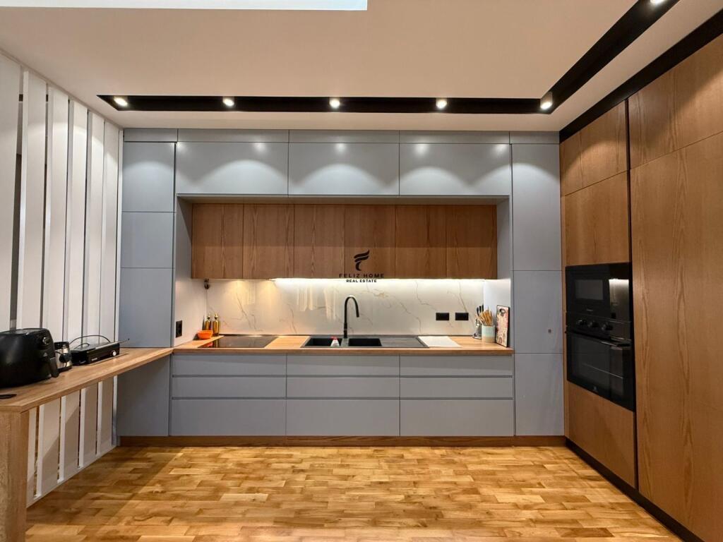 FOR SALE PENTHOUSE 250 M2 FRESH
