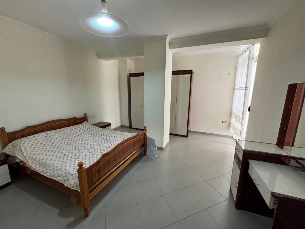 Qera, apartament 2+1, Yzberisht