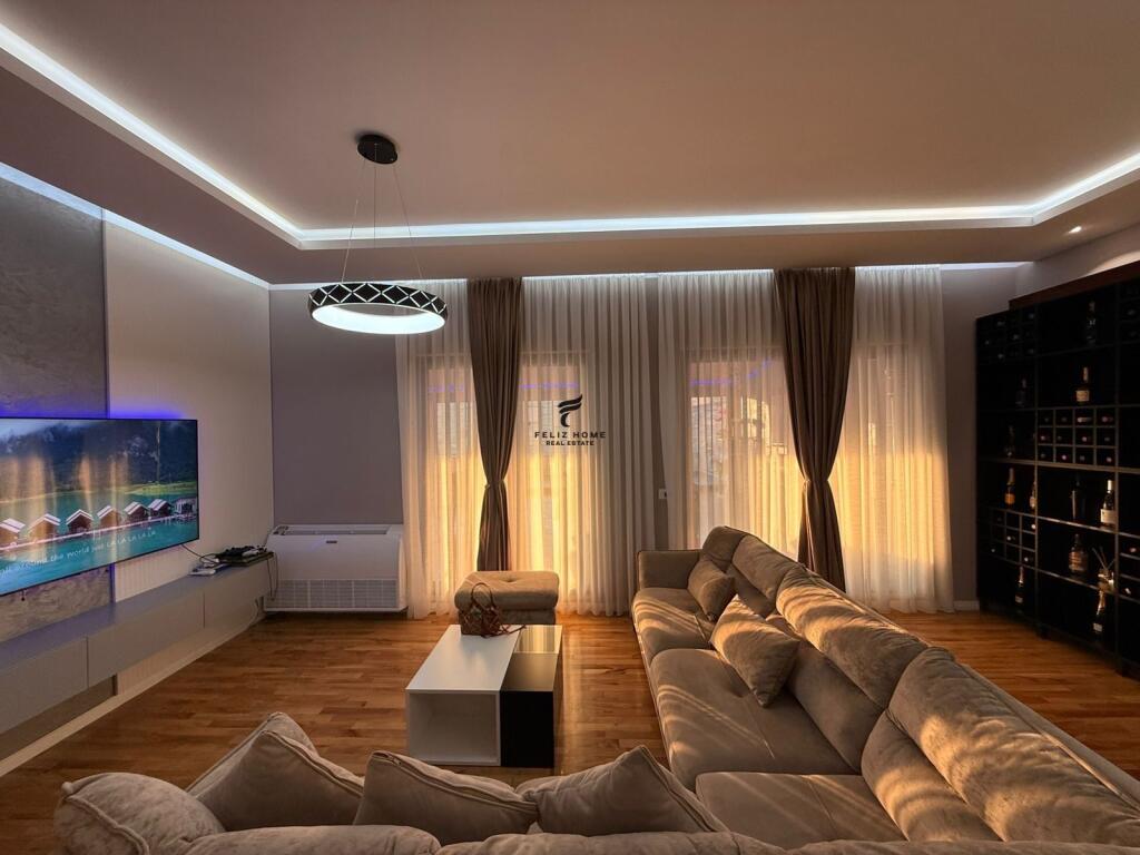 FOR SALE PENTHOUSE 250 M2 FRESH
