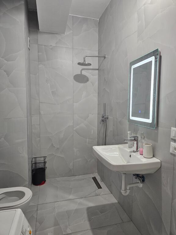 Nella zona di Ali Dem, Residenza Kaimi, appartamento 1+1 arredato in affitto.