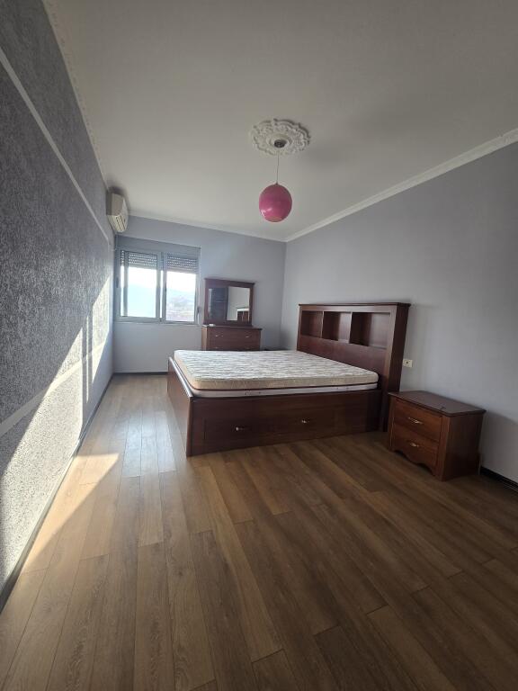 APARTAMENT 2+1 ME QERA STADIUMI DURRES