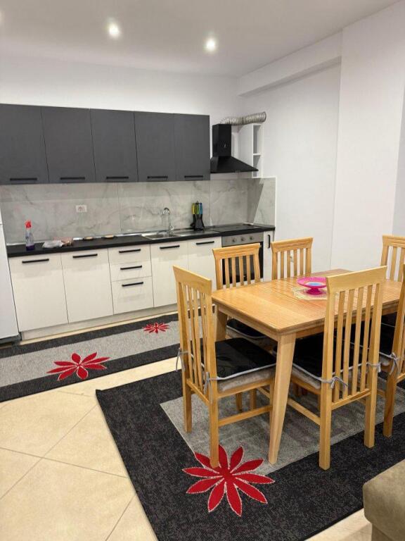 Apartament me qera 2+1 Astir prane Bohemit