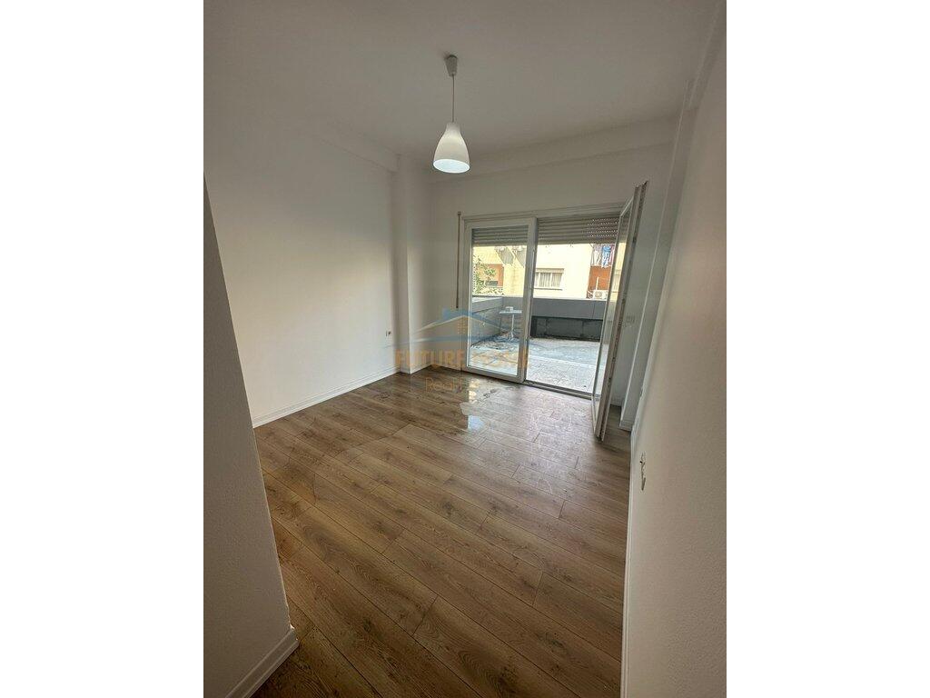 Shitje, Apartament 2+1+2+verande, Komuna e Parisit, Tirane.
