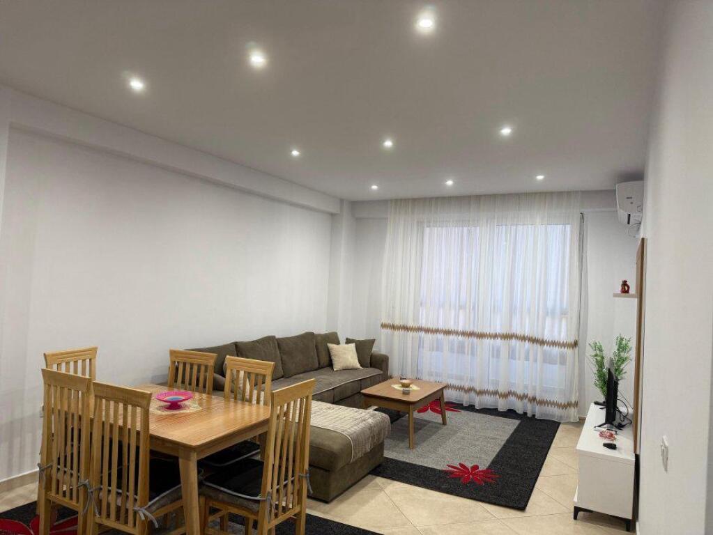 Apartament me qera 2+1 Astir prane Bohemit