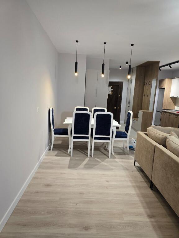Jepet me Qera Apartament 2+1 i Mobiluar ne Fresk