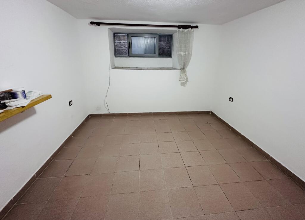 Affittasi Spazio Commerciale / Negozio
