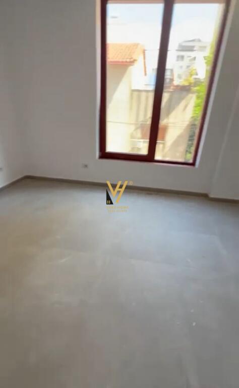 OFFICE 50M2 FOR RENT ON KAVAJA STREET