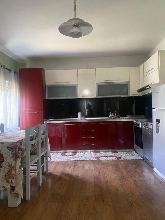 Apartament 1+1+1 për Qira me Vend Parkimi