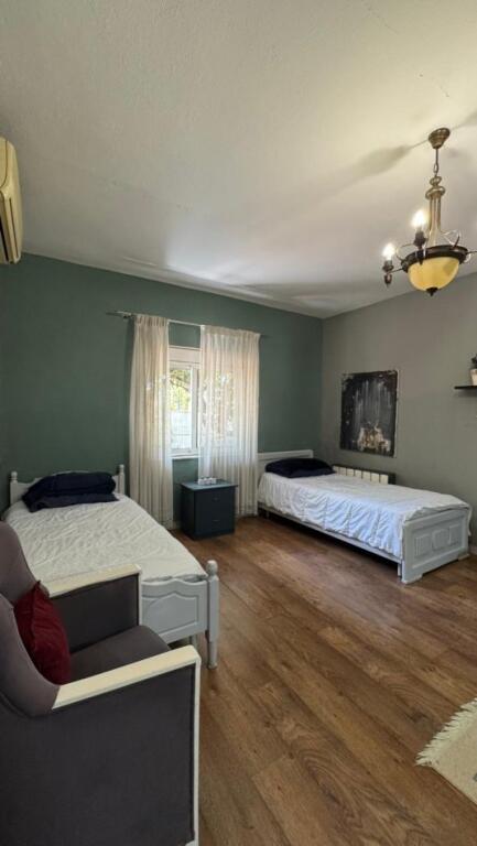 Apartament 1+1+1 për Qira me Vend Parkimi