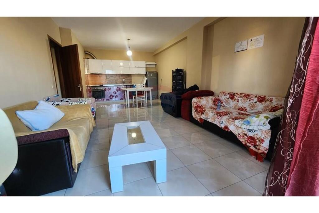 Apartament 2+1 për shitje pranë Viva Market, Don Bosko.